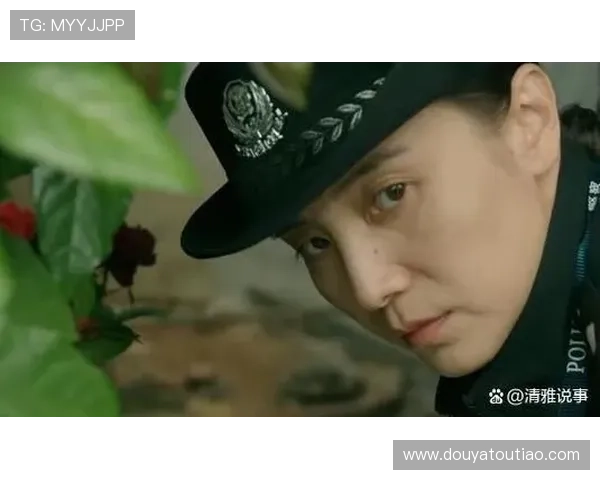 安娜与安娜:镜中倒影,亦是心中回响 安娜与安娜:镜中倒影,亦是心中回响